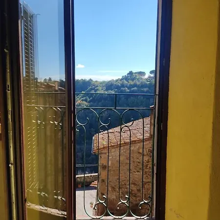 La Casa Di Iara Apartment *